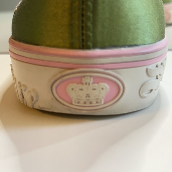 Juicy Couture green satin w/pink trim slip on shoe - Picture 5 of 11